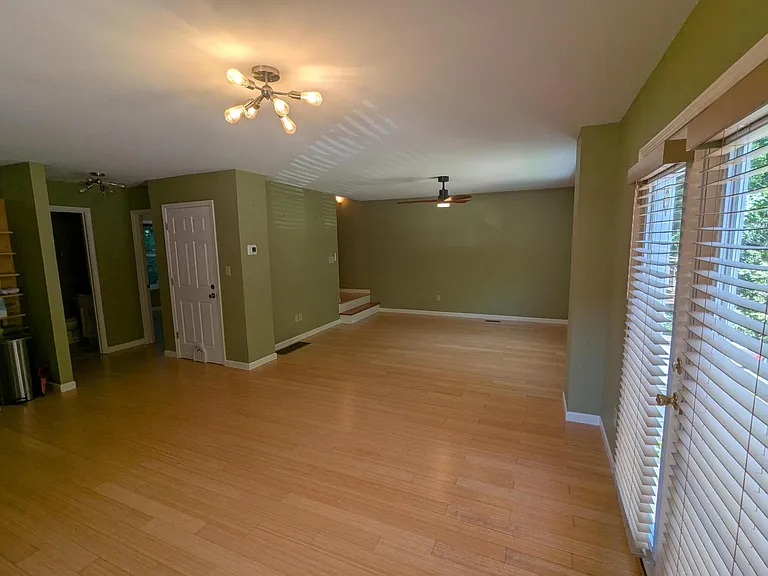 92 Haywood Rd — Photo 9