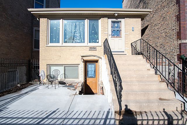 1st image of 3556 W Dickens Ave