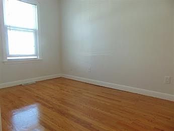4th image of 178 Oliver St #1