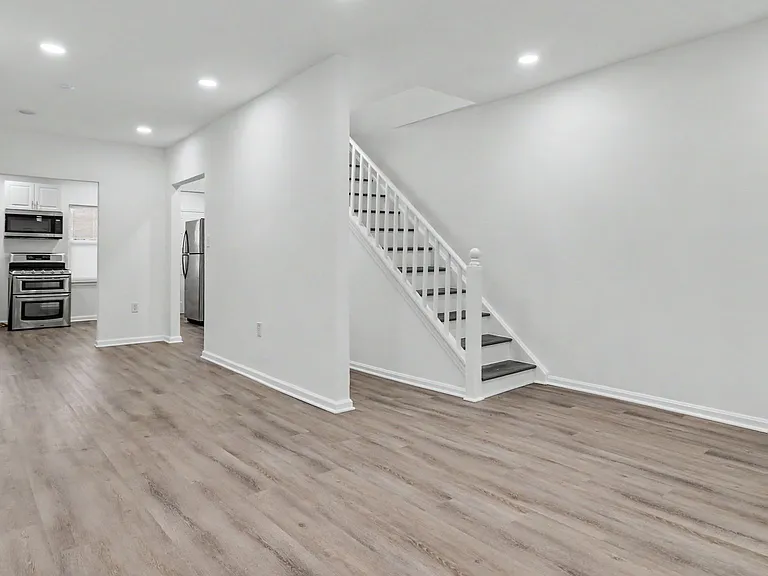 1028 Kenyon St NW — Photo 3