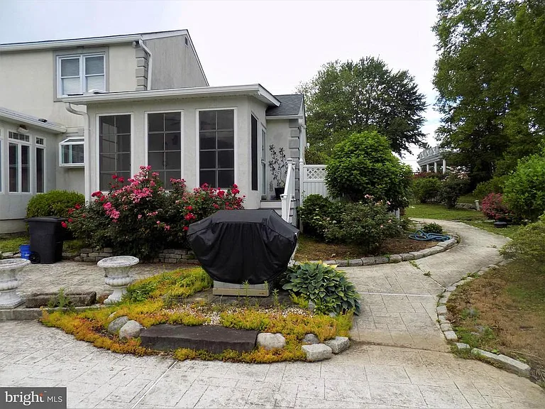 313 Glenville Rd — Photo 75