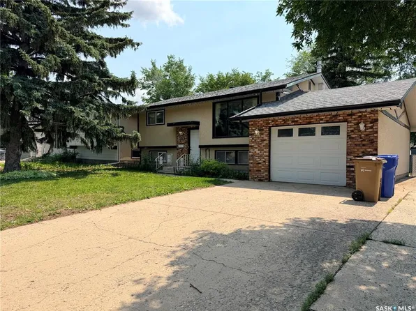 2221 BEDFORD AVENUE E, Regina, SK S4N 0H1