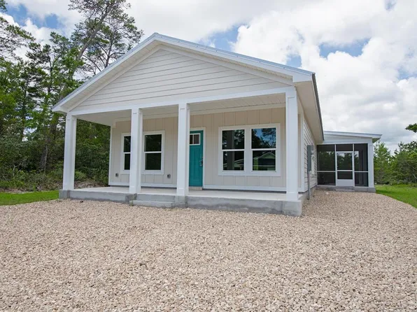 1722 Landing St, Carrabelle, FL 32322