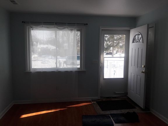 5th image of 23825 Methuen Ave