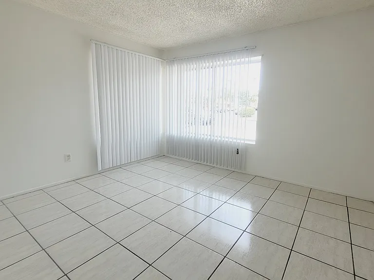 4424 N 53rd Ln #1 — Photo 12