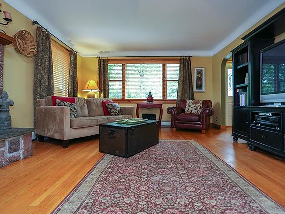 4th image of 12 Fairmont Ave