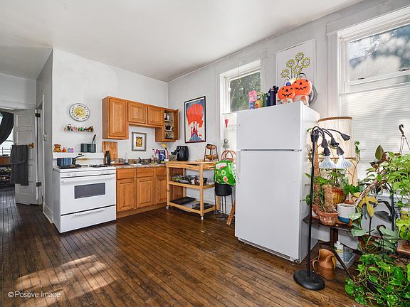 5th image of 3521 W Cortland St APT 1F