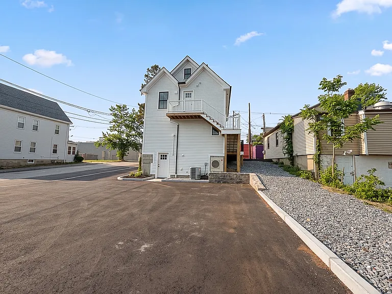 69 Elm St #2 — Photo 32
