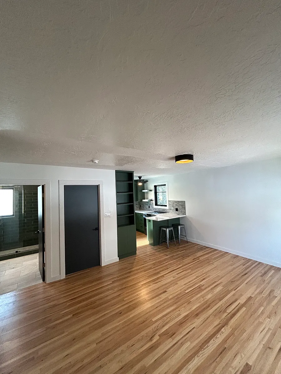 Building Photo - 410 S 13th Ave