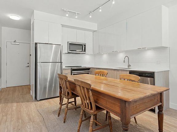 5th image of 37881 Cleveland Ave #505