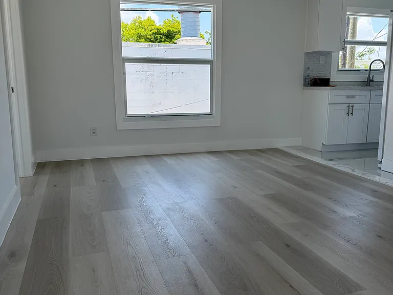 434 NE 7th Ave #7 — Photo 17