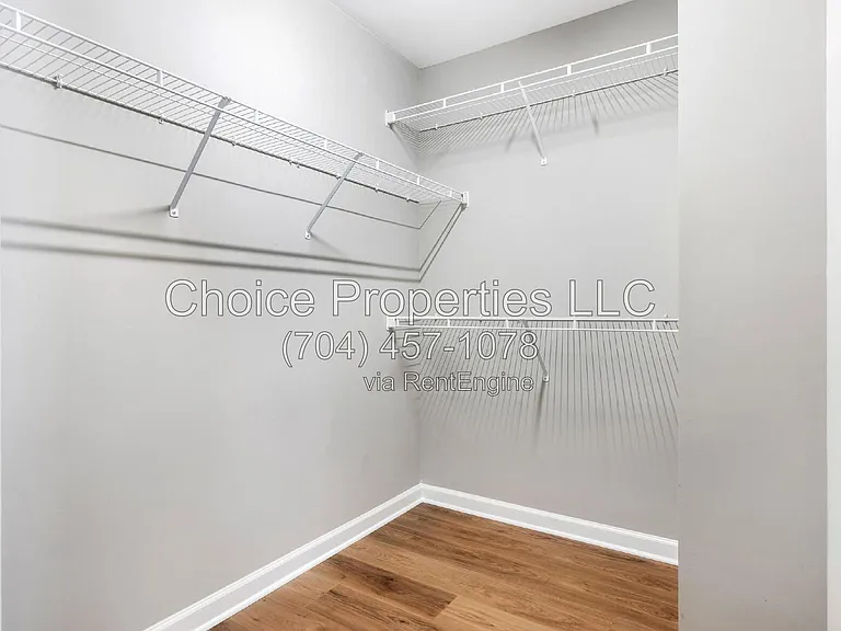 223 N Irwin Ave — Photo 18