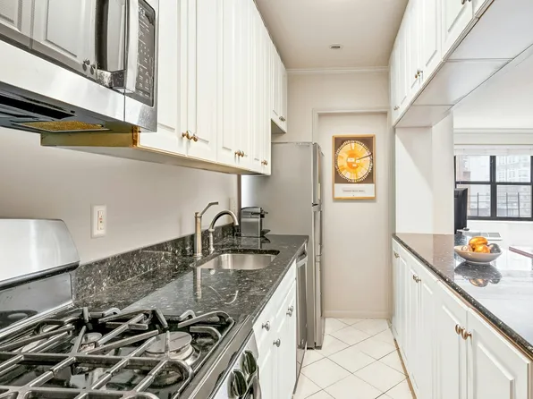 340 East 74th Street image 3 of 12