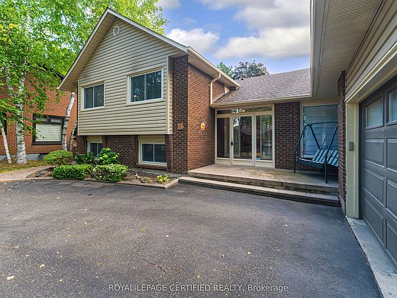 3rd image of 14 Broomfield Ct