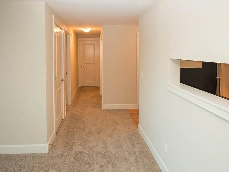 hallway to bedrooms