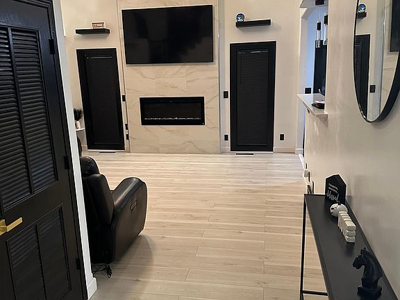 4th image of 7017 Hill Crest Ln