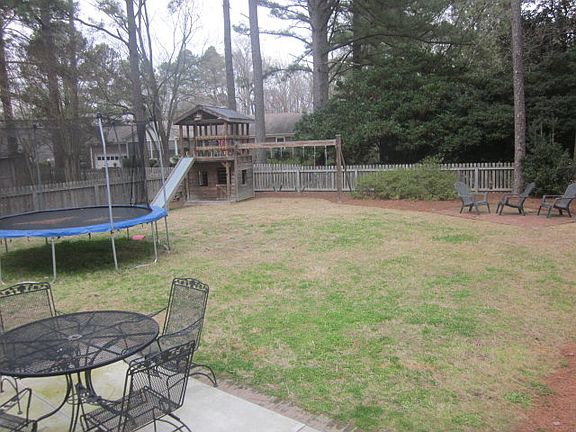 3rd image of 105 Bristol Ct