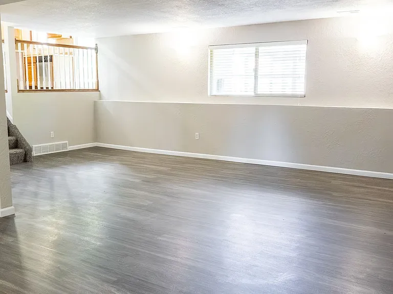 5418 Alta Loma Rd — Photo 25