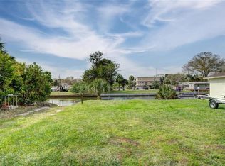 Colony Cir, Weeki wachee, FL 34607