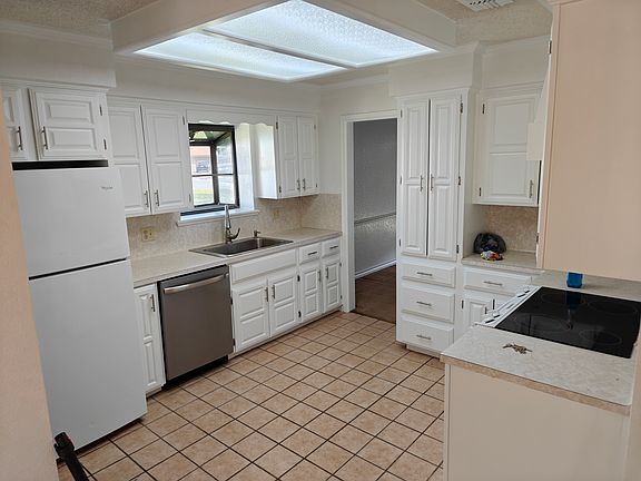 2nd image of 1504 Southland Dr