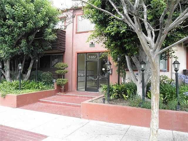 1st image of 5400 Newcastle Ave APT 59