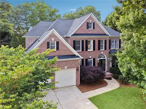 302 Shawnee Indian Ln, Suwanee, GA 30024