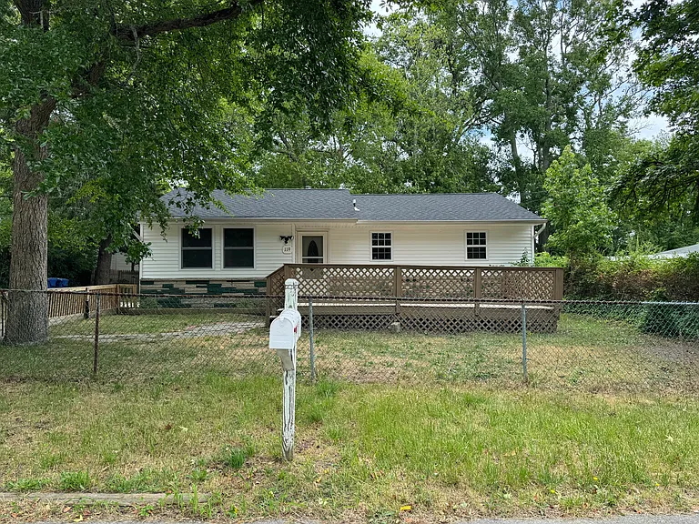 119 Lake Deerbrook Dr — Photo 1