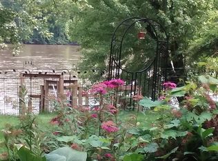 10022 Silver Creek Rd, Rockford, IL 61102