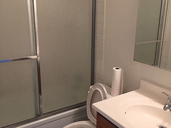 5th image of 7516 Lorraine Ave