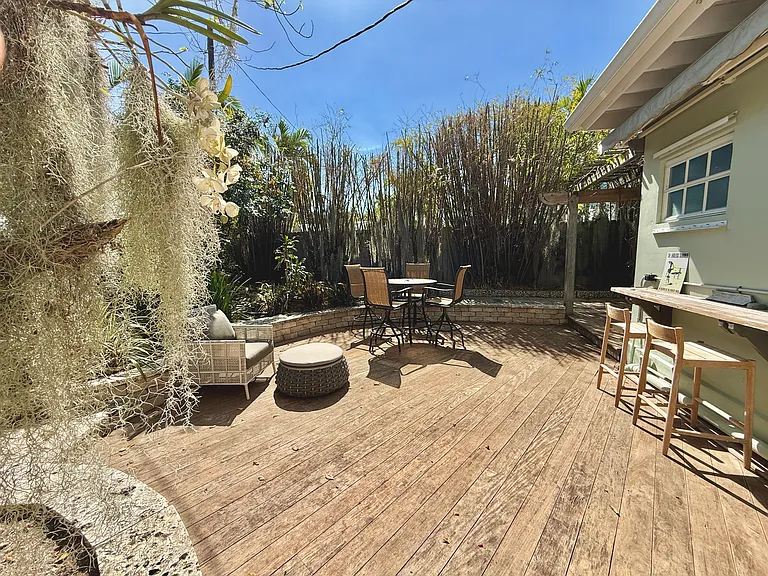 111 N Bay Harbor Dr — Photo 53