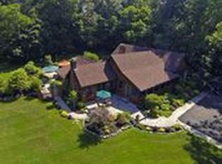 2064 N Country Rd, Wading River, NY 11792