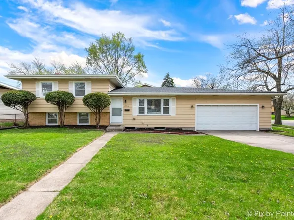 17516 Maple St, Lansing, IL 60438