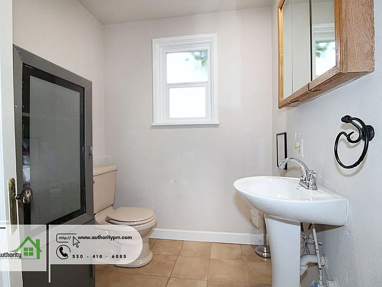 2391 Placer St #A — Photo 16