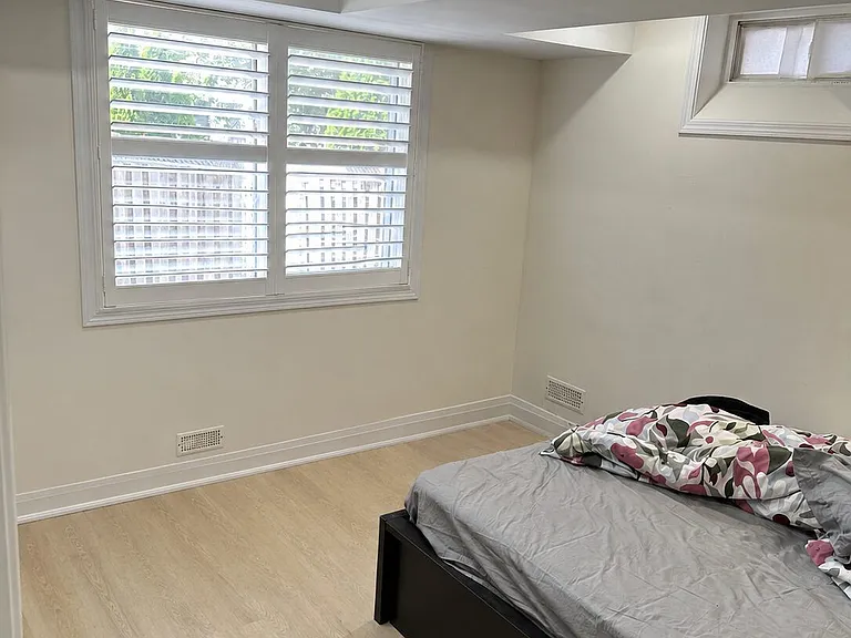 64 Grover Hill Ave #BASEMENT — Photo 5