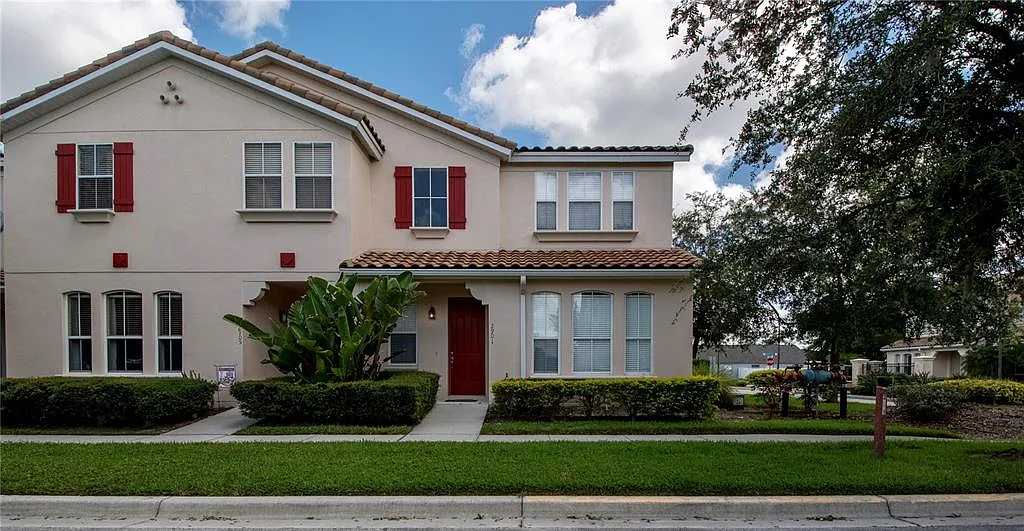 3 bed, 2.5 bath, 2011 sqft, $2,900 — Photo 2