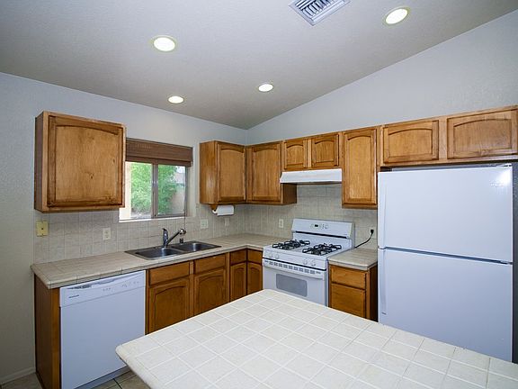 5th image of 7611 E 26th Ln
