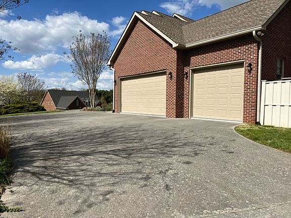 3rd image of 2224 Monticello Dr