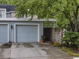 7111 Oldpost Rd #11, Lincoln, NE 68506