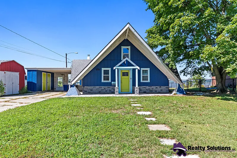 27 Delaware Dr