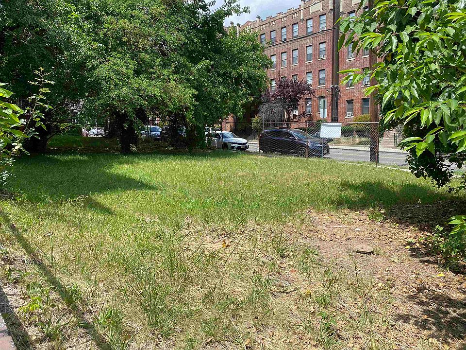 1st image of 349 Arlington Ave