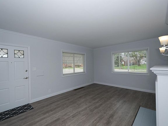 2nd image of 2802 Roosevelt Blvd