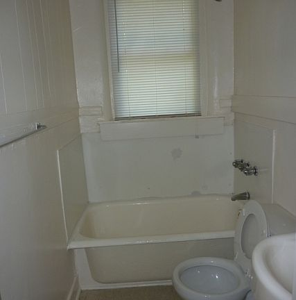 2nd image of 410 W 35th St APT 3