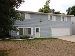 5167 Lee St, Clear Lake, IA 50428