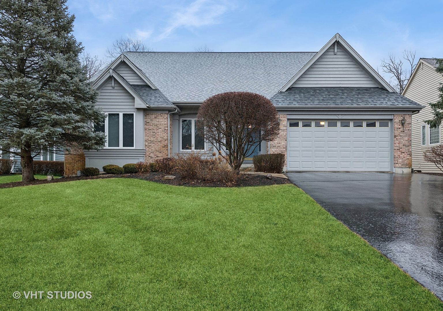 house on the hill ロンパース 70 70 Brittany Dr, Oakwood Hills, IL 60013 | Zillow