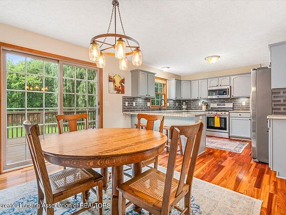 3rd image of 7541 Barsfield Ln