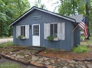 6344 S Croton Hardy Dr, Newaygo, MI 49337