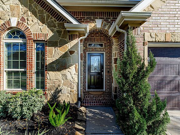 3rd image of 5622 Maxon Ct