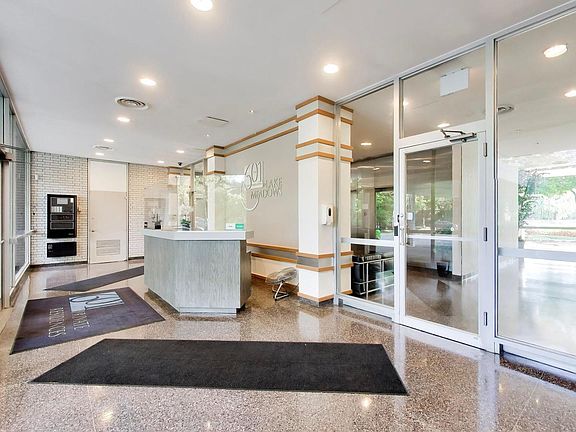 4th image of 601 E 32nd St APT 610