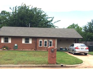 1221 Lauren Ln, Midwest City, OK 73110