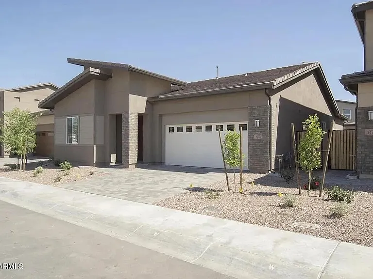 1705 W Dawn Dr — Photo 2